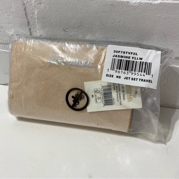 NEW - Michael Kors Jasmine Yellow Bifold Zip Coin Wallet - Picture 4 of 8